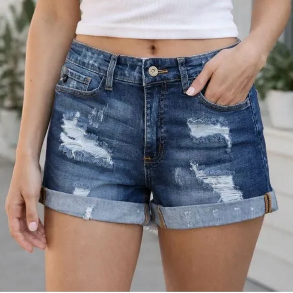 KanCan Distressed Mid-Rise Cuffed Jean shorts Size Large Dark Wash